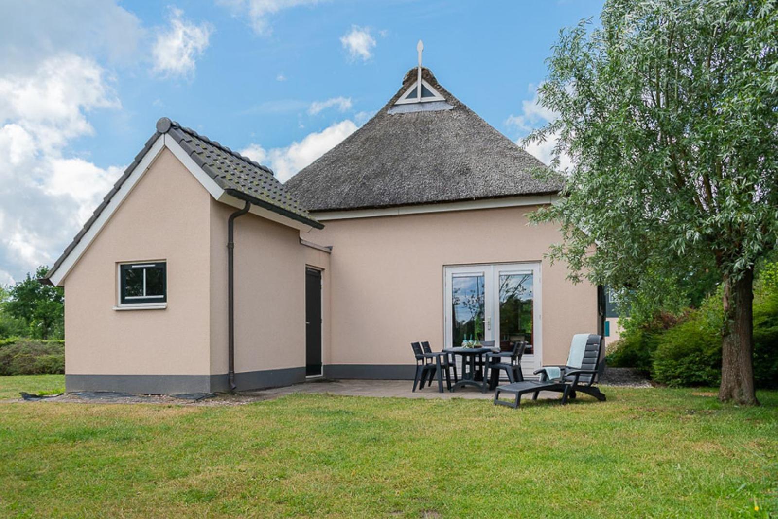 Summio Vakantiepark Emslandermeer Vlagtwedde Oda fotoğraf